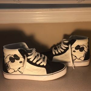 Men’s Size 8 Snoopy Vans